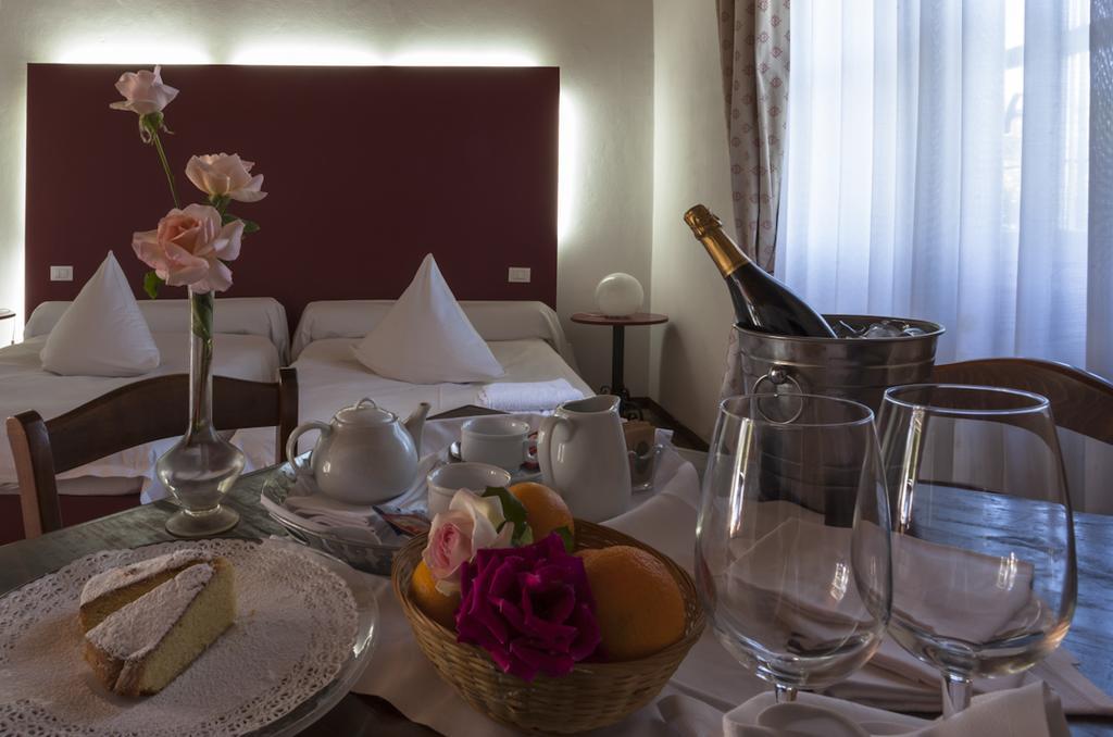 Agriturismo Cascina Marzana Hotell Pavia Eksteriør bilde